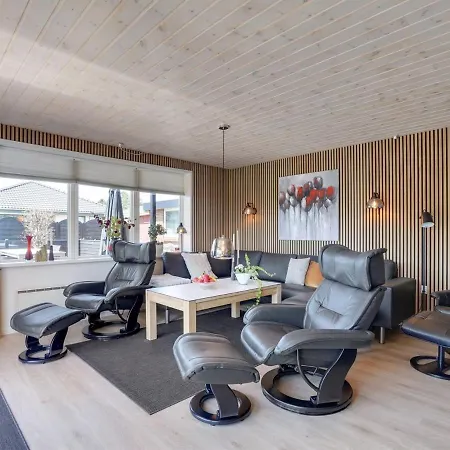 Allice - 1-5km From The Sea In Western Jutland By Interhome Casa de Férias Sønderby