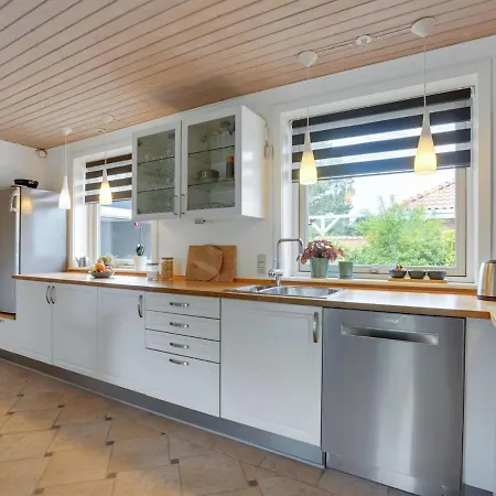 Allice - 1-5km From The Sea In Western Jutland By Interhome Casa de Férias Sønderby